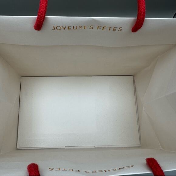 Louis Vuitton Holiday 2023 Shopping Bag and Small Dust Bag - Picture 6 of 16